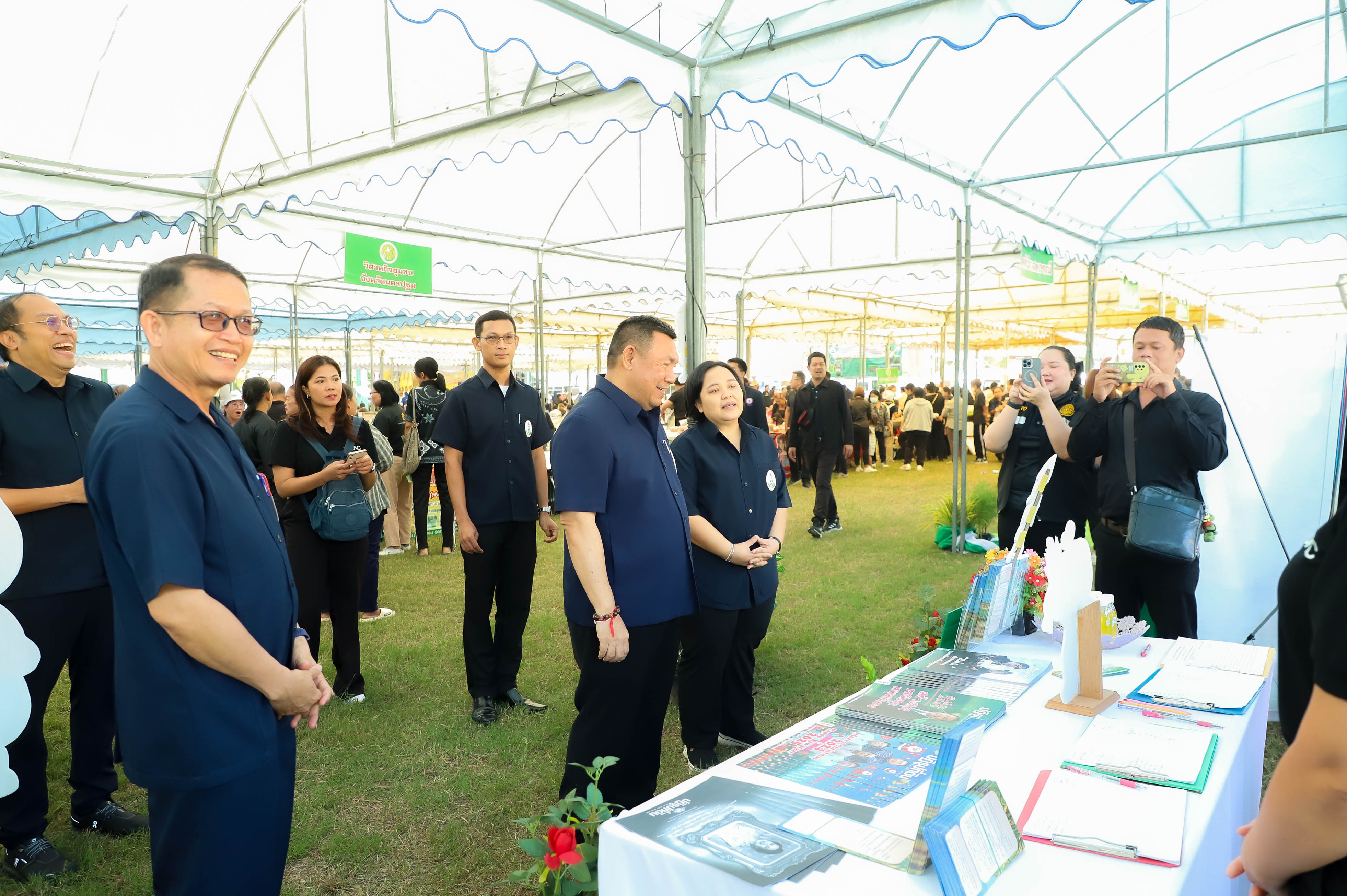 title - รองนายกฯ และรัฐมนตรีว่าการกระทรวงเกษตรฯ เปิดโครงการคลินิกเกษตรเคลื่อนที่ในพระราชานุเคราะห์ฯ ณ จังหวัดนครปฐม